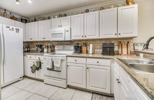 Innerarity Townhomes House | Sunsets and Serenity on Perdido Bay- 2 Kayaks+Pool