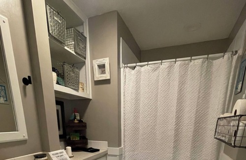 Beaufort House | Sunsets and Siestas - Pet Friendly - Creek View Coastal Cottage