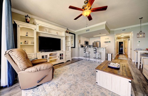 Thomas Drive Condo | Sunsets at Seychelles on the gulf! Book now for the Fall Season