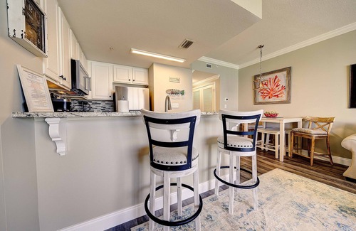 Thomas Drive Condo | Sunsets at Seychelles on the gulf! Book now for the Fall Season