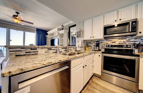 Thomas Drive Condo | Sunsets at Seychelles on the gulf! Book now for the Fall Season