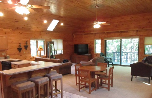 Tafton House | Sunsets from Lakefront on Lake Wallenpaupack with Dock for your boat.