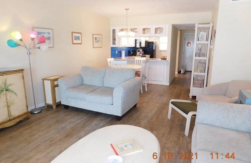 Bradenton Beach Condo | SUNSETS FROM LANAI! Trolley and shops within walking distance!