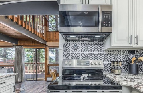 Ruidoso Ski Chalet | Sunsets & Lattes: Hot Tub/Decks/Views/Mtn Luxury