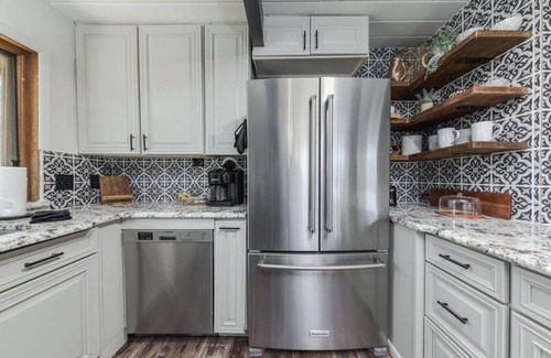 Ruidoso Apartment | Sunsets & Lattes: Hot Tub/Decks/Views/Mtn Luxury