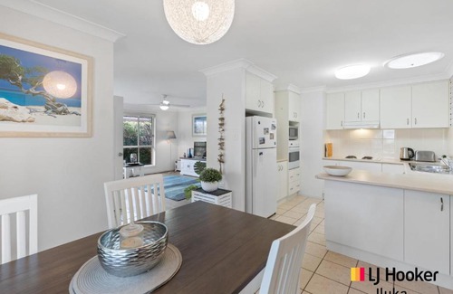 Iluka House | Sunsets & Sand