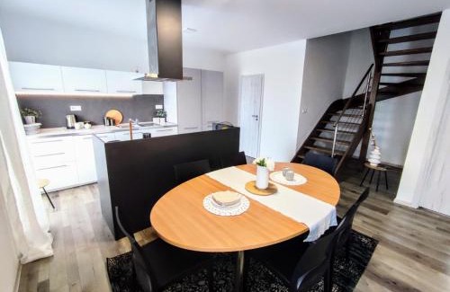 Zilina House | Sunshine apartment for 6 & Terrase & Free Parking