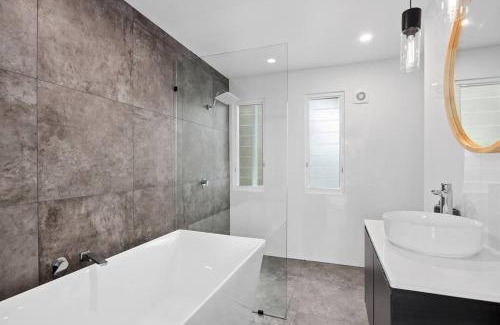 Sunshine Beach Apartment | SUNSHINE BEACH BLISS inc POOL