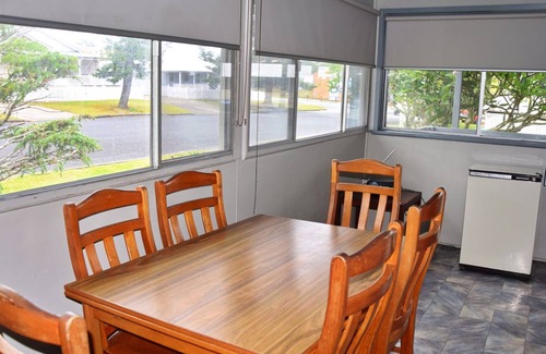 South West Rocks Cottage | Sunshine Cottage - walk to the beach