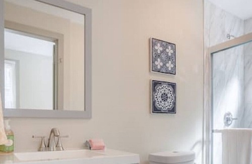 Cincinnati House | Sunshine Cottage 10min to Downtown & Nature Trails