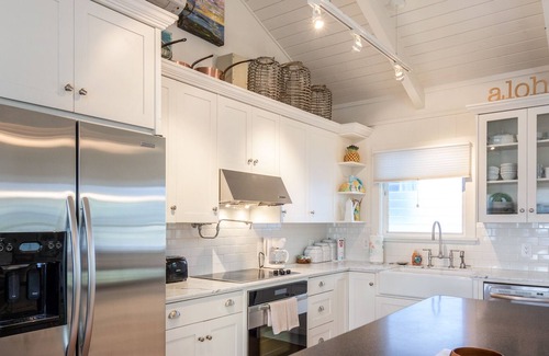 Kailua Cottage | Sunshine Cottage just steps to Kailua beach