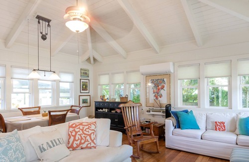 Kailua Cottage | Sunshine Cottage just steps to Kailua beach