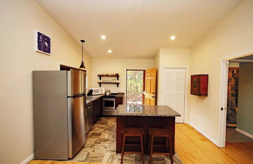 Weaverville Cottage | Sunshine Daydream Cottage-Natural Setting in Town
