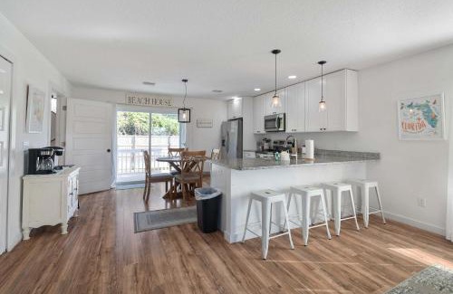Vilano Beach House | Sunshine Lane l Heated Pool l Walk to Beach