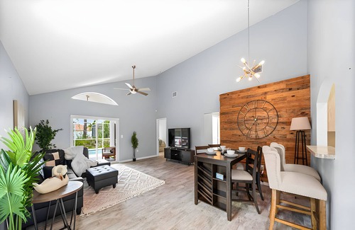 Bridgewater Crossing House | Sunshine Lovely 3 BR Pool Home Sleeps 6