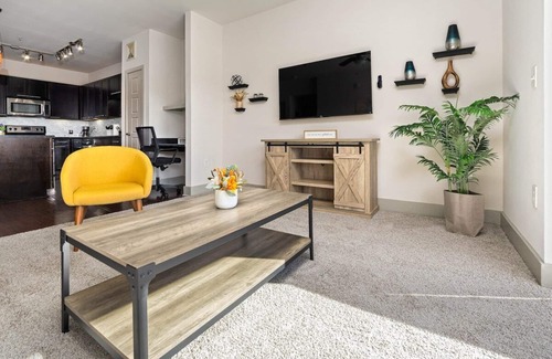 Kessler Apartment | Sunshine oasis · The Journey Starts Here: 1BR Suite w/Pool & Grill