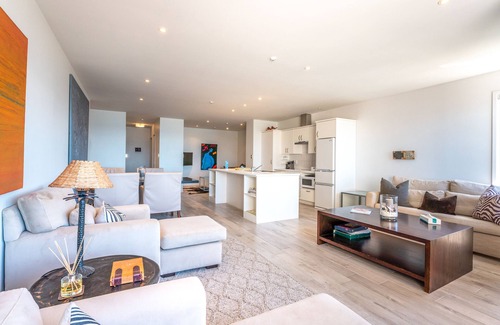 Onetangi Apartment | Sunshine on The Beach at The Sands