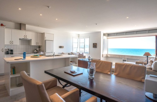 Onetangi Apartment | Sunshine on The Beach at The Sands
