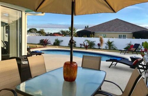 Bradenton House | Sunshine Retreat with heated saltwater pool