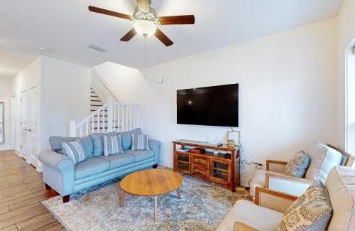 El Centro Beach House | Sunshine & Sea Breezes