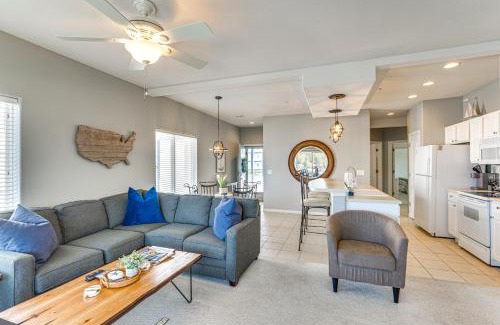 Lake Ozark Apartment | Sunshine Shack Lake Ozark Condo Pool, Lake View