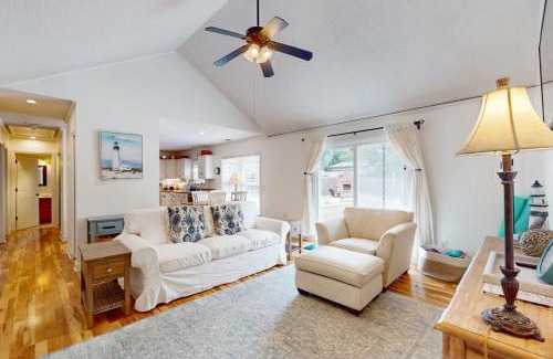 Palmetto Dunes House | Sunshine Shamrock