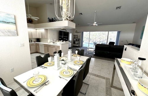 Long Meadow House | * Sunshine, Tranquility, and Timeless Comfort! *