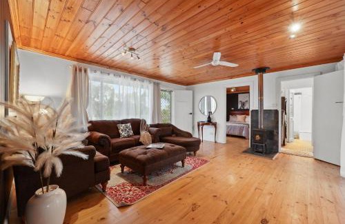 Middleton House | Sunshine Villa - 484 Kessell Rd, Middleton