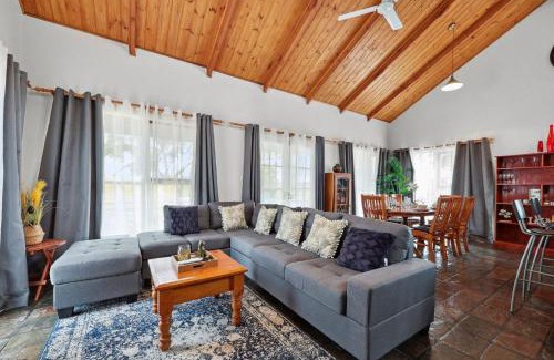 Middleton House | Sunshine Villa - 484 Kessell Rd, Middleton