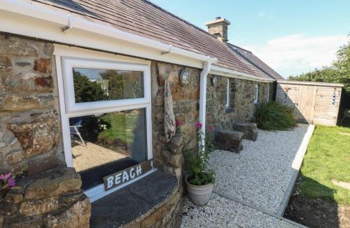 Cilan Uchaf House | Sunstone Garreg Haul