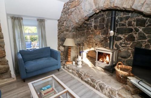 Cilan Uchaf House | Sunstone Garreg Haul