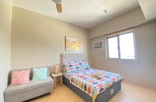 North Reclamation Area Apartment | Sunvida Condo across SM City Cebu w/WIFI and View