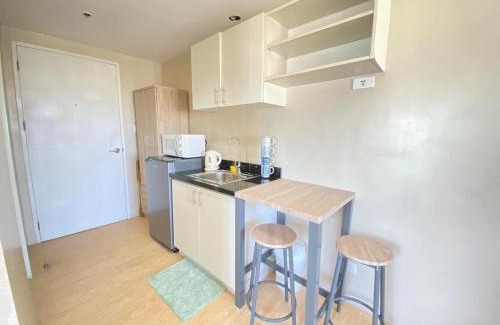 North Reclamation Area Apartment | Sunvida Condo across SM City Cebu w/WIFI and View