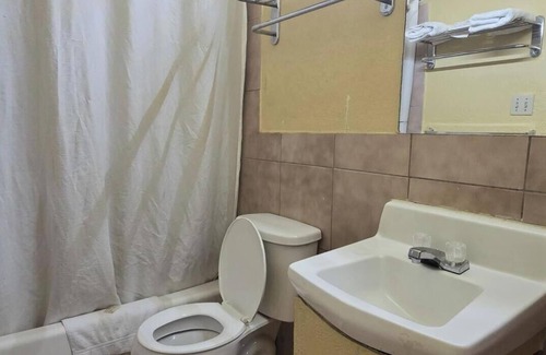 West San Antonio Hotel | Super 7 Inn By Oyo San Antonio N.W. Medical Center