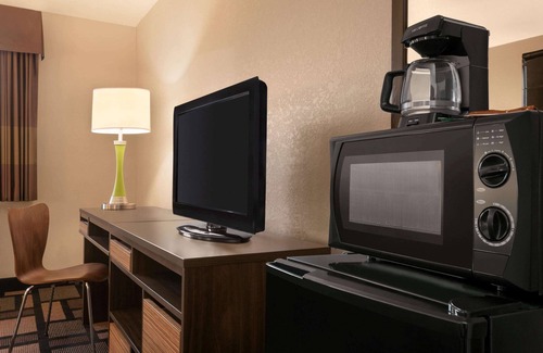 Uniontown Hotel | Super 8 by Wyndham Akron S/Green/Uniontown OH