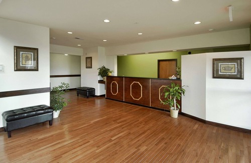 Bowling Green Hotel | Super 8 by Wyndham Bowling Green North