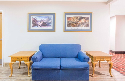 Bedford Hotel | Super 8 by Wyndham Bedford