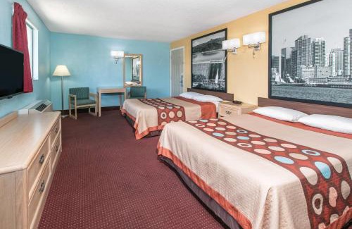 Bishop Hotel | Super 8 by Wyndham Bishop