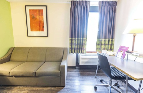 Branson Hotel | Super 8 by Wyndham Branson/Andy Williams Theater