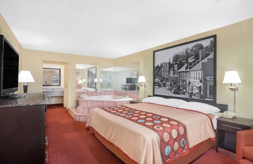 Mohawk Hotel | Super 8 by Wyndham Bulls Gap Greeneville Area