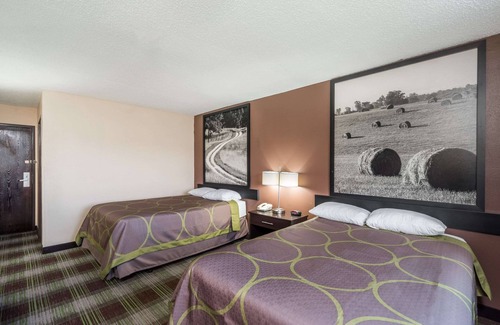 Campbellsville Hotel | Super 8 by Wyndham Campbellsville KY