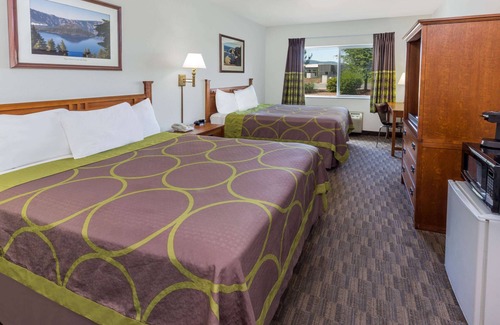 Medford Hotel | Super 8 by Wyndham Central Pt Medford