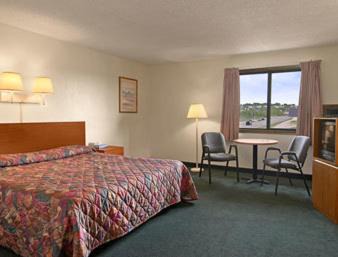 Cimarron Hills Hotel | Super 8 by Wyndham Colorado Springs Peterson Space Force