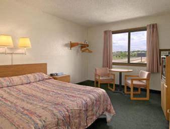 Cimarron Hills Hotel | Super 8 by Wyndham Colorado Springs Peterson Space Force