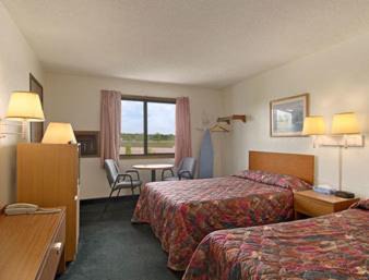 Cimarron Hills Hotel | Super 8 by Wyndham Colorado Springs Peterson Space Force