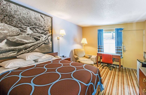 Caryville Hotel | Super 8 by Wyndham Caryville TN