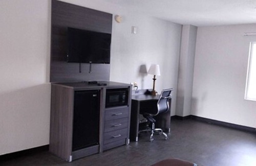 Dania Beach Hotel | Super 8 by Wyndham Dania/Fort Lauderdale Arpt
