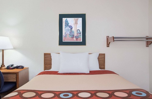 Douglas Hotel | Super 8 by Wyndham Douglas