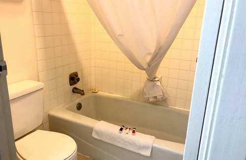 Evanston Hotel | Super 8 by Wyndham Evanston