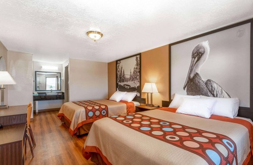 Evanston Hotel | Super 8 by Wyndham Evanston